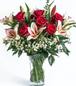 Elegant Glass Vase Arrangement